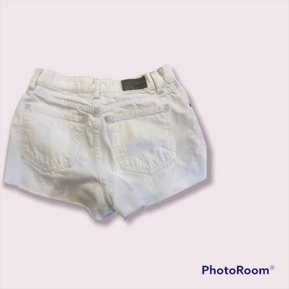 Carmar white distressed button fly shorts. size 26 - Picture 3 of 8